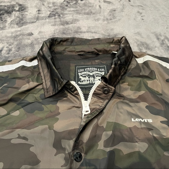 Levi’s Shell Jacket - Medium - Picture 5 of 16